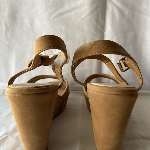 Tan Wedge Heel - Picture 5 of 6